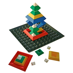 Pyramiden Puzzle mit